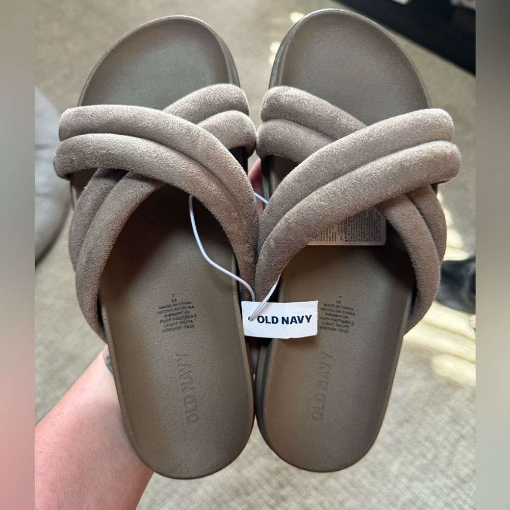 Old Navy Sz 7 Taupe Cross Strap Slide Sandal